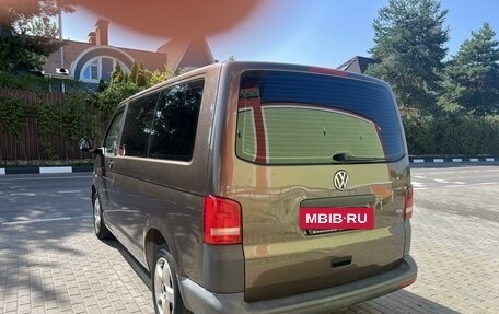 Volkswagen Caravelle T5, 2013 год, 1 890 000 рублей, 3 фотография