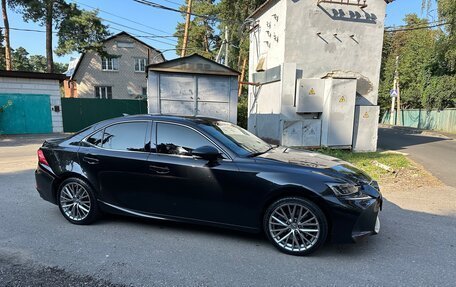 Lexus IS III, 2017 год, 2 890 000 рублей, 3 фотография