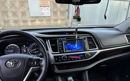 Toyota Highlander III, 2014 год, 2 950 000 рублей, 9 фотография