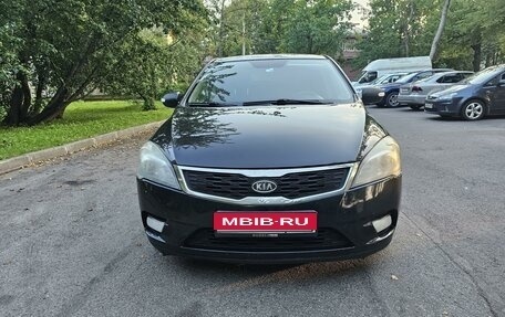 KIA cee'd I рестайлинг, 2011 год, 850 000 рублей, 1 фотография