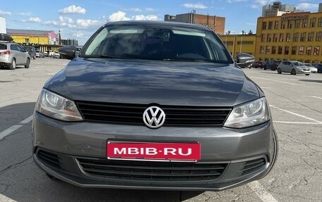 Volkswagen Jetta VI, 2012 год, 1 100 000 рублей, 2 фотография