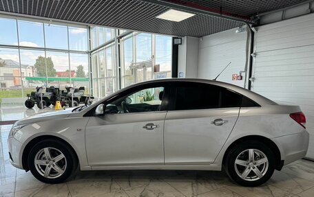 Chevrolet Cruze II, 2010 год, 849 000 рублей, 3 фотография