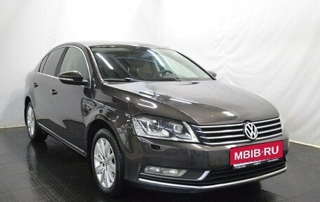 Volkswagen Passat B7, 2011 год, 1 080 000 рублей, 3 фотография