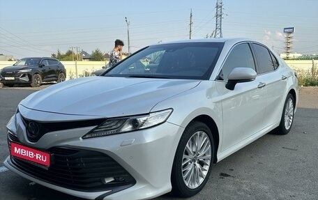 Toyota Camry, 2020 год, 3 200 000 рублей, 1 фотография