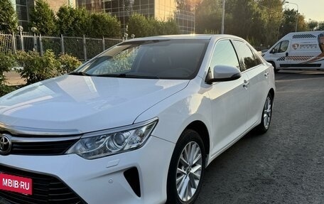 Toyota Camry, 2015 год, 2 290 000 рублей, 1 фотография