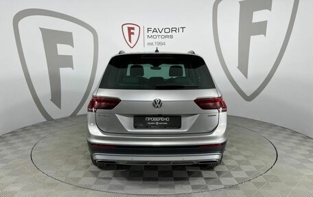 Volkswagen Tiguan II, 2020 год, 3 000 000 рублей, 3 фотография