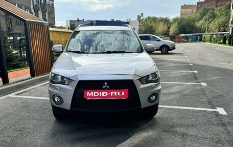 Mitsubishi Outlander III рестайлинг 3, 2010 год, 1 590 000 рублей, 5 фотография