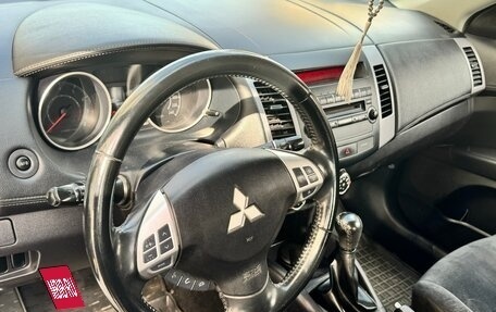 Mitsubishi Outlander III рестайлинг 3, 2010 год, 1 590 000 рублей, 14 фотография