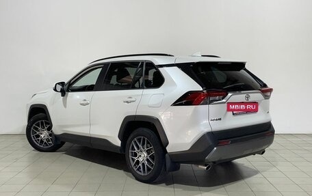 Toyota RAV4, 2020 год, 3 350 000 рублей, 2 фотография