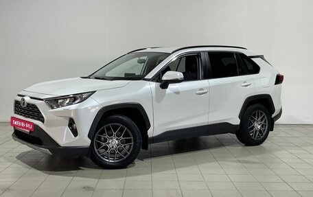 Toyota RAV4, 2020 год, 3 350 000 рублей, 3 фотография