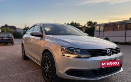 Volkswagen Jetta VI, 2014 год, 1 300 000 рублей, 13 фотография