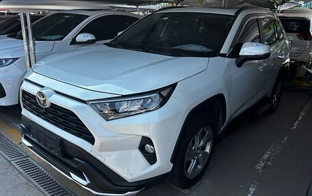 Toyota RAV4, 2020 год, 2 790 000 рублей, 1 фотография