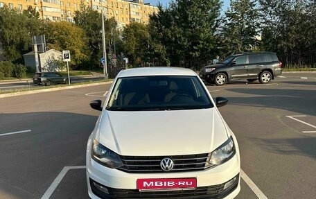 Volkswagen Polo VI (EU Market), 2017 год, 1 350 000 рублей, 2 фотография