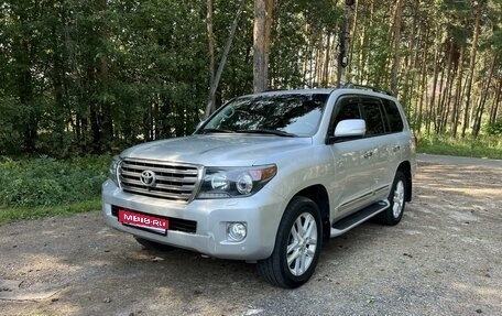 Toyota Land Cruiser 200, 2013 год, 3 600 000 рублей, 1 фотография