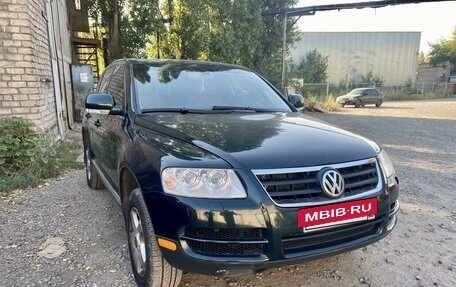 Volkswagen Touareg III, 2004 год, 700 000 рублей, 2 фотография