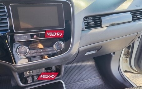 Mitsubishi Outlander III рестайлинг 3, 2020 год, 2 800 000 рублей, 19 фотография