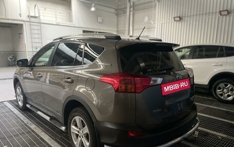 Toyota RAV4, 2013 год, 2 090 000 рублей, 2 фотография