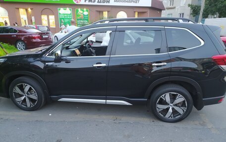 Subaru Forester, 2018 год, 2 950 000 рублей, 2 фотография