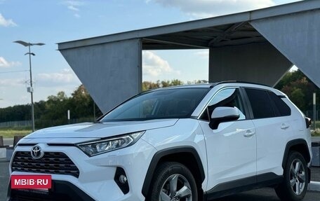 Toyota RAV4, 2020 год, 3 729 000 рублей, 6 фотография