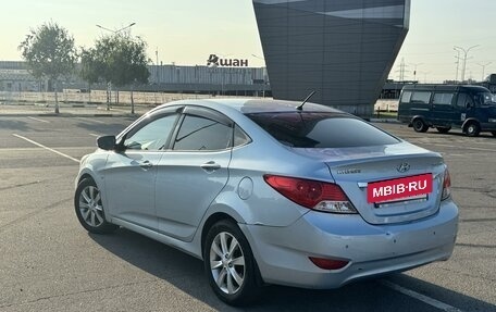 Hyundai Solaris II рестайлинг, 2012 год, 950 000 рублей, 4 фотография