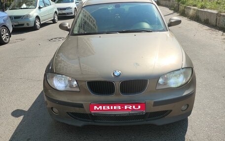 BMW 1 серия, 2006 год, 800 000 рублей, 1 фотография