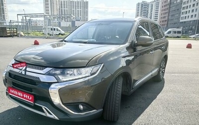 Mitsubishi Outlander III рестайлинг 3, 2018 год, 2 450 000 рублей, 1 фотография