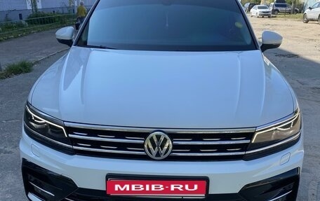 Volkswagen Tiguan II, 2020 год, 3 700 000 рублей, 2 фотография