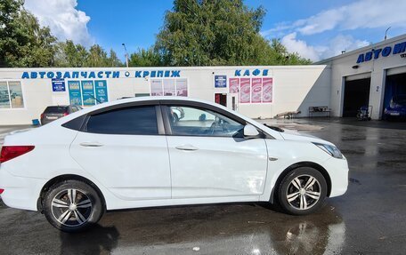 Hyundai Solaris II рестайлинг, 2013 год, 800 000 рублей, 3 фотография