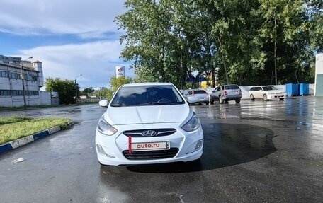 Hyundai Solaris II рестайлинг, 2013 год, 800 000 рублей, 7 фотография