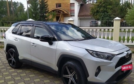 Toyota RAV4, 2020 год, 4 500 000 рублей, 2 фотография