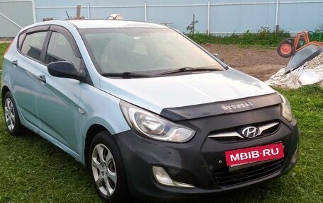 Hyundai Solaris II рестайлинг, 2012 год, 660 000 рублей, 2 фотография