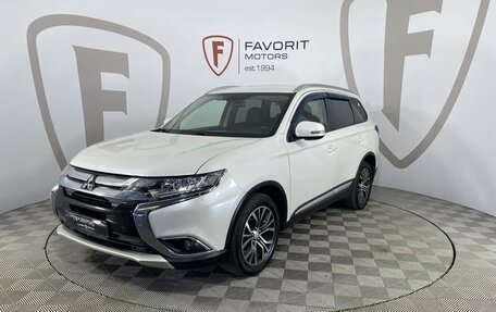 Mitsubishi Outlander III рестайлинг 3, 2017 год, 1 810 000 рублей, 1 фотография