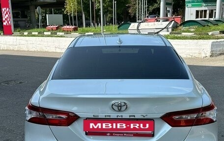 Toyota Camry, 2021 год, 3 870 000 рублей, 6 фотография