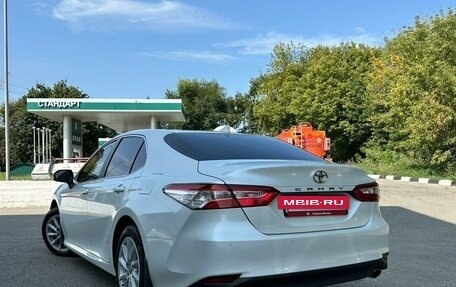 Toyota Camry, 2021 год, 3 870 000 рублей, 7 фотография