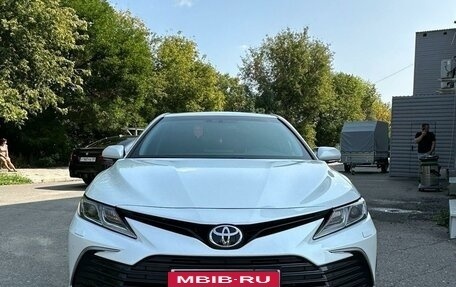 Toyota Camry, 2021 год, 3 870 000 рублей, 3 фотография