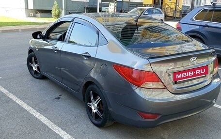 Hyundai Solaris II рестайлинг, 2011 год, 850 000 рублей, 3 фотография