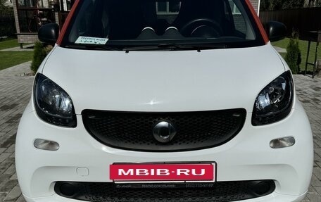 Smart Fortwo III, 2018 год, 1 099 000 рублей, 2 фотография