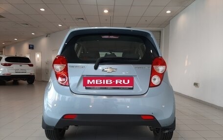 Chevrolet Spark III, 2013 год, 555 000 рублей, 4 фотография