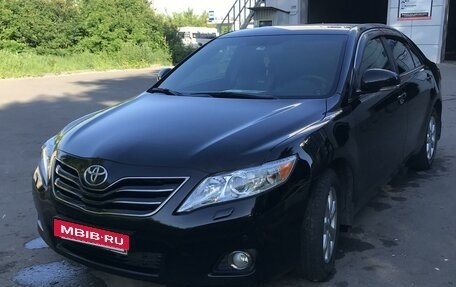 Toyota Camry, 2011 год, 1 750 000 рублей, 2 фотография