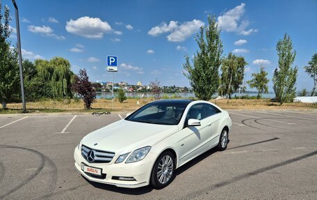 Mercedes-Benz E-Класс, 2011 год, 1 800 000 рублей, 2 фотография