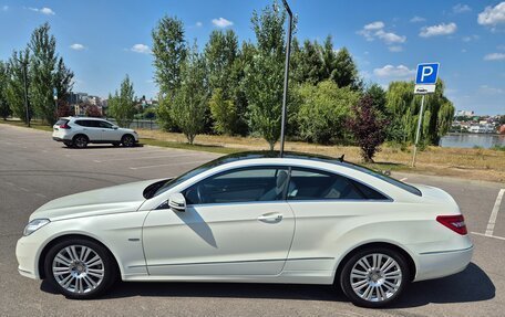 Mercedes-Benz E-Класс, 2011 год, 1 800 000 рублей, 6 фотография