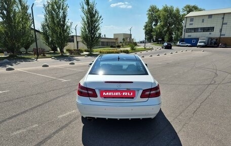 Mercedes-Benz E-Класс, 2011 год, 1 800 000 рублей, 5 фотография