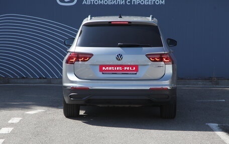 Volkswagen Tiguan II, 2021 год, 2 990 000 рублей, 4 фотография