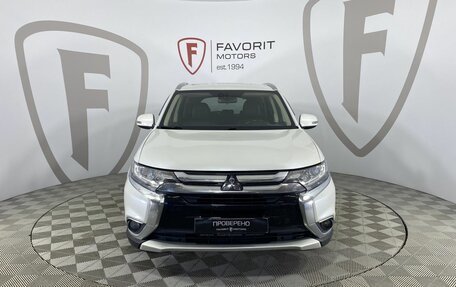 Mitsubishi Outlander III рестайлинг 3, 2017 год, 1 810 000 рублей, 2 фотография