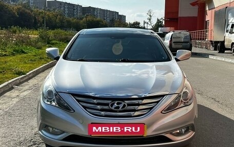 Hyundai Sonata VI, 2012 год, 995 000 рублей, 2 фотография