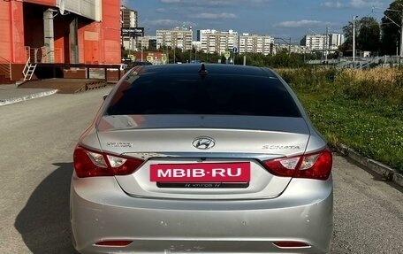 Hyundai Sonata VI, 2012 год, 995 000 рублей, 6 фотография