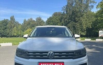 Volkswagen Tiguan II, 2018 год, 2 300 000 рублей, 1 фотография