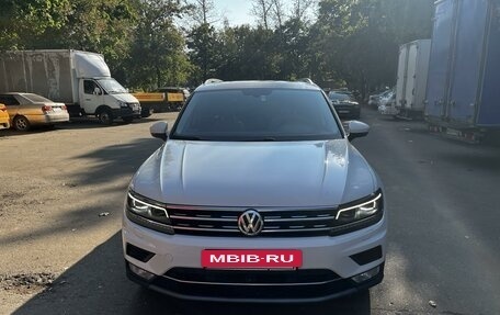 Volkswagen Tiguan II, 2017 год, 2 790 000 рублей, 2 фотография