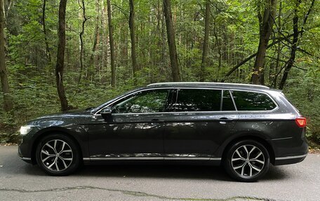 Volkswagen Passat B8 рестайлинг, 2019 год, 2 950 000 рублей, 4 фотография