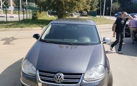 Volkswagen Jetta VI, 2010 год, 730 000 рублей, 2 фотография